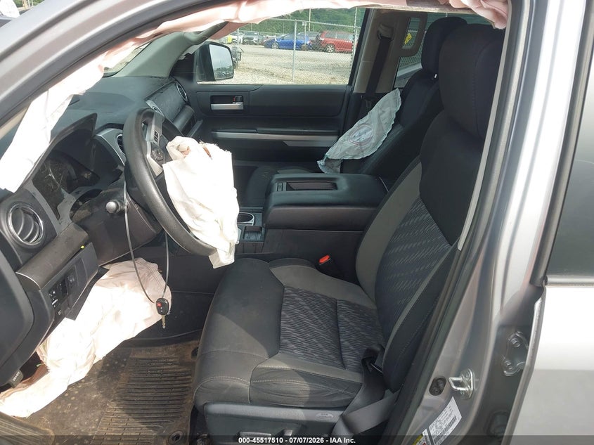2018 Toyota Tundra VIN 5TFUY5F11JX703333 IAAI salvage auction — SIDE, Salvage Title, sold $9,100 on 2026-08-02 (photo 5)