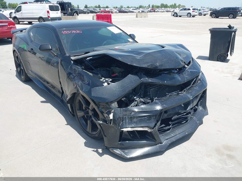 2018 Chevrolet Camaro VIN 1G1FK1R69J0137806 — IAAI salvage auction photo