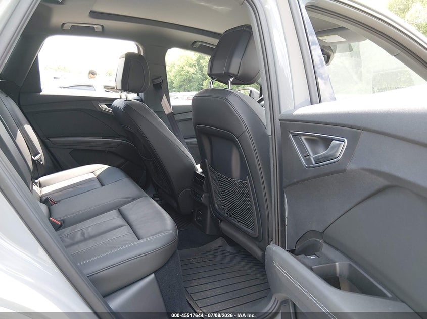 2022 Audi Q4 e-tron VIN WA1H2BFZ9NP030427 IAAI salvage auction — RIGHT FRONT, Salvage Title, sold $12,950 on 2026-07-23 (photo 8)