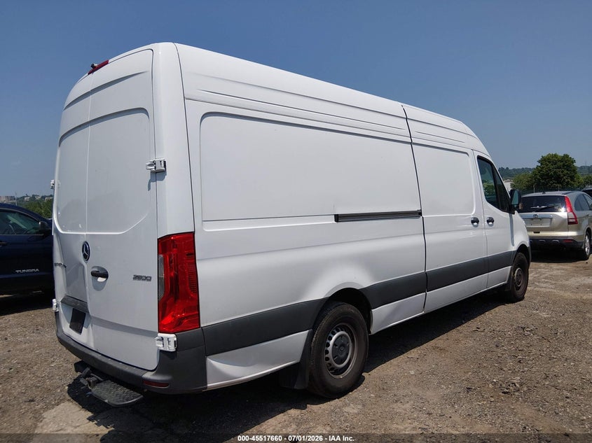 2024 Mercedes-benz Sprinter VIN W1Y4KCHY5RT182504 IAAI salvage auction — REAR END, Salvage Title, sold $21,100 on 2026-08-06 (photo 4)