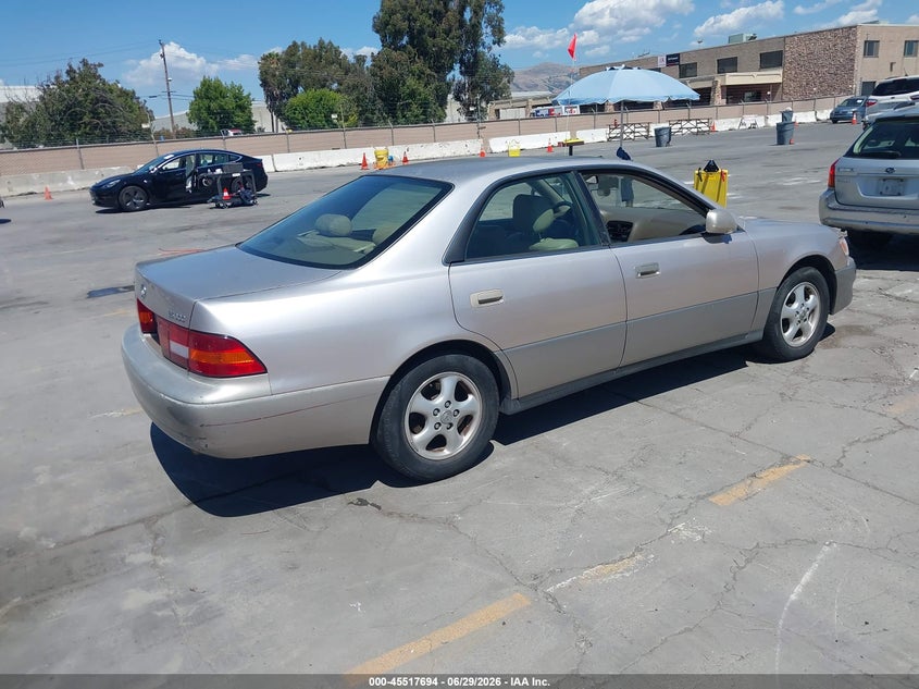1999 Lexus Es 300 VIN JT8BF28G6X5059909 IAAI salvage auction — NORMAL WEAR, Clear - Dealer Only (California), sold $300 on 2026-07-06 (photo 4)