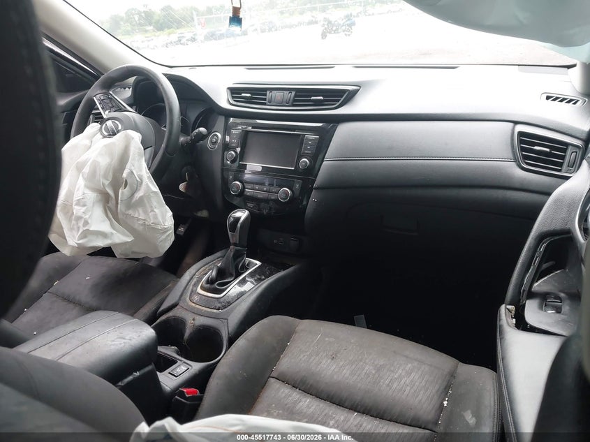 2019 Nissan Rogue VIN KNMAT2MT3KP516522 IAAI salvage auction — FRONT & REAR, Clear (Florida), sold $1,125 on 2026-07-30 (photo 5)