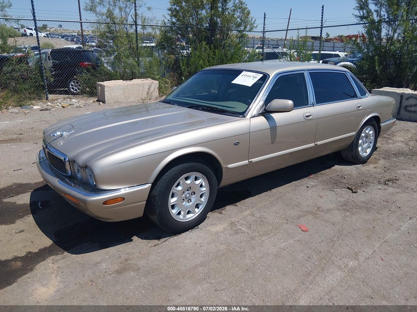 2000 Jaguar Xj series VIN SAJDA23CXYLF19006 IAAI salvage auction — NORMAL WEAR, Clear (New Mexico), sold $475 on 2026-07-13 (photo 2)