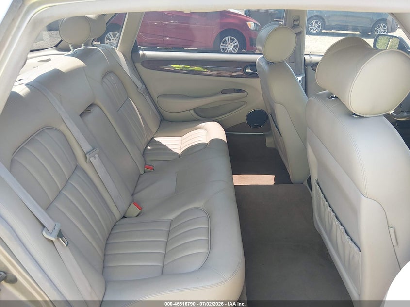 2000 Jaguar Xj series VIN SAJDA23CXYLF19006 IAAI salvage auction — NORMAL WEAR, Clear (New Mexico), sold $475 on 2026-07-13 (photo 8)