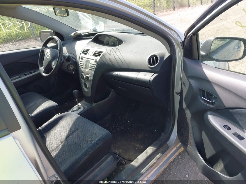 2008 Toyota Yaris VIN JTDBT923084040417 IAAI salvage auction — NORMAL WEAR, Clear-Endorsement (Wisconsin), sold $375 on 2026-07-28 (photo 5)