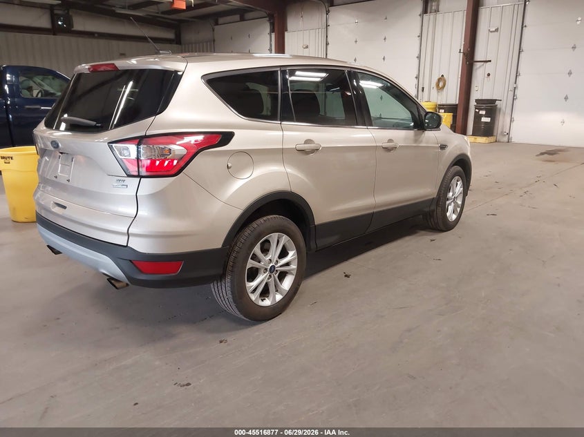 2017 Ford Escape VIN 1FMCU9GDXHUE50401 IAAI salvage auction — NORMAL WEAR, Sf97 (Washington), sold $25 on 2026-07-29 (photo 4)