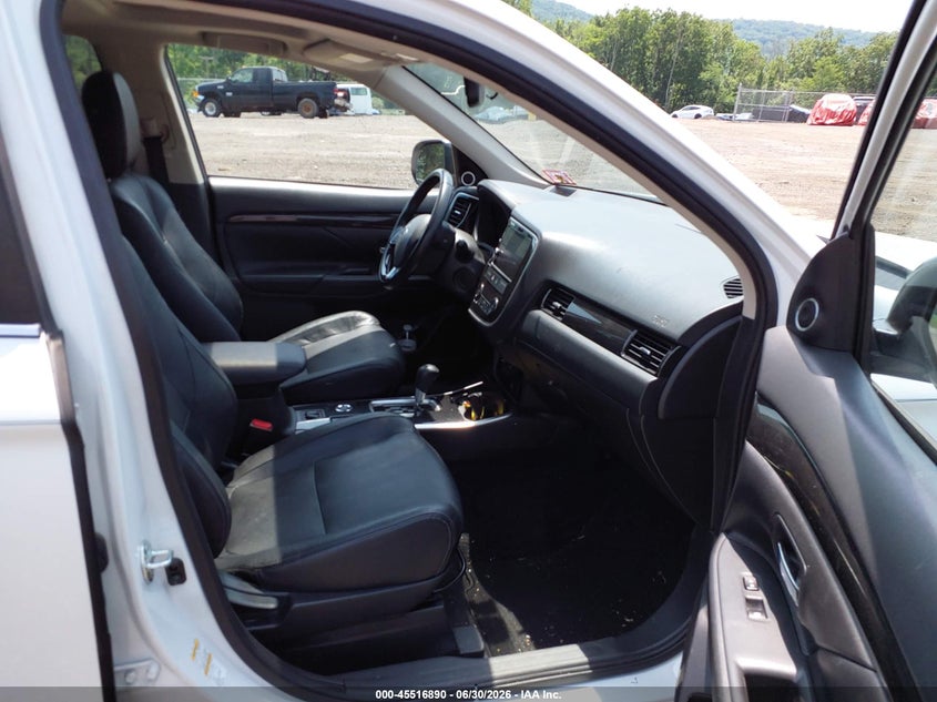 2017 Mitsubishi Outlander VIN JA4AZ3A36HZ049502 IAAI salvage auction — REAR END, Salvage (Idaho), sold $4,525 on 2026-07-30 (photo 5)