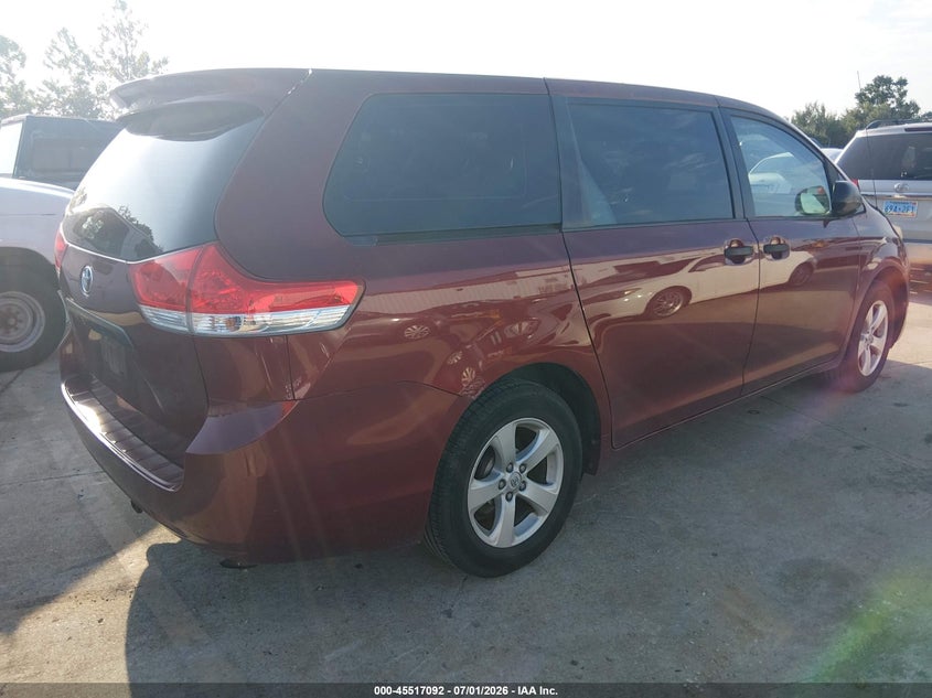 2011 Toyota Sienna VIN 5TDKA3DC5BS003097 IAAI salvage auction — NORMAL WEAR, Clear (Illinois), sold $1,400 on 2026-07-21 (photo 4)