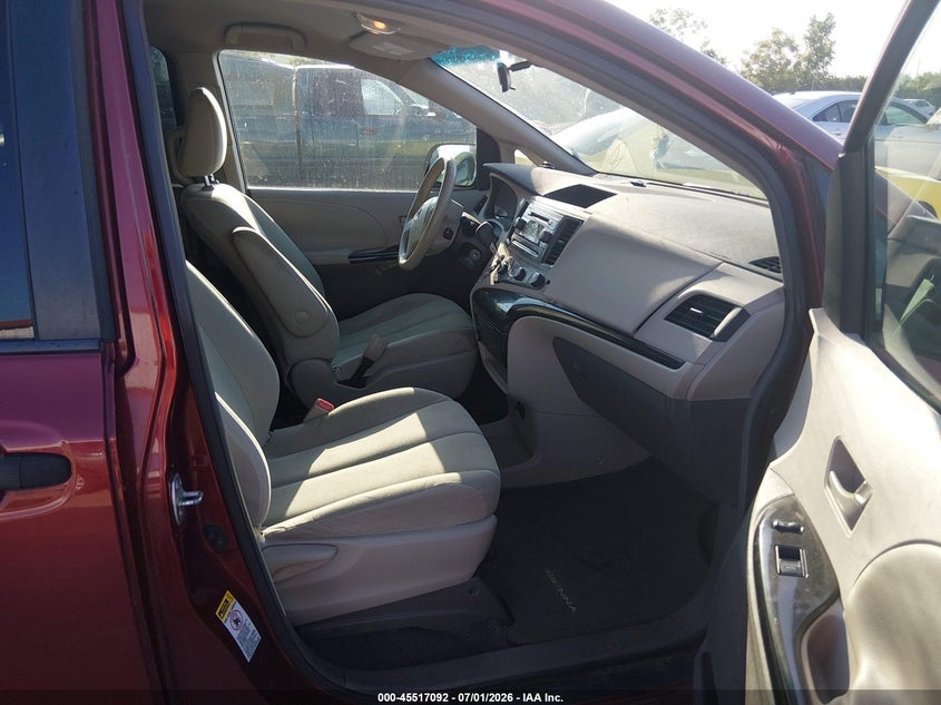 2011 Toyota Sienna VIN 5TDKA3DC5BS003097 IAAI salvage auction — NORMAL WEAR, Clear (Illinois), sold $1,400 on 2026-07-21 (photo 5)