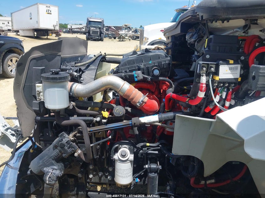 2025 International VIN 1HTEUMML7SS654672 IAAI salvage auction — FRONT END, Wait Title, sold $39,650 on 2026-08-12 (photo 9)