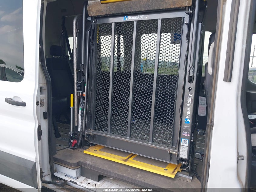 2023 Ford Transit-350 VIN 1FBAX2X80PKA75355 IAAI salvage auction — NORMAL WEAR, Sf97 (Washington), sold $24,600 on 2026-09-03 (photo 8)