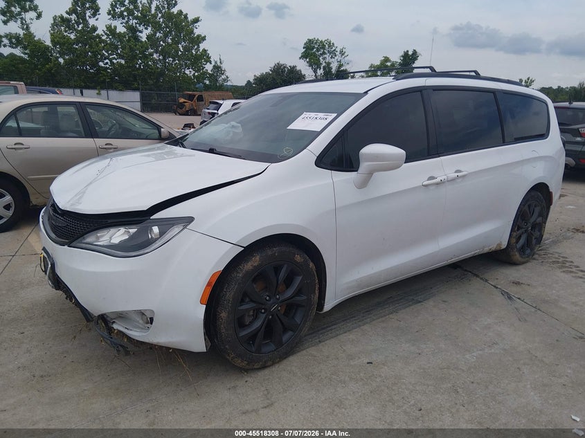 2018 Chrysler Pacifica VIN 2C4RC1BG4JR155365 IAAI salvage auction — FRONT END, Salvage Title, sold $1,500 on 2026-08-25 (photo 2)