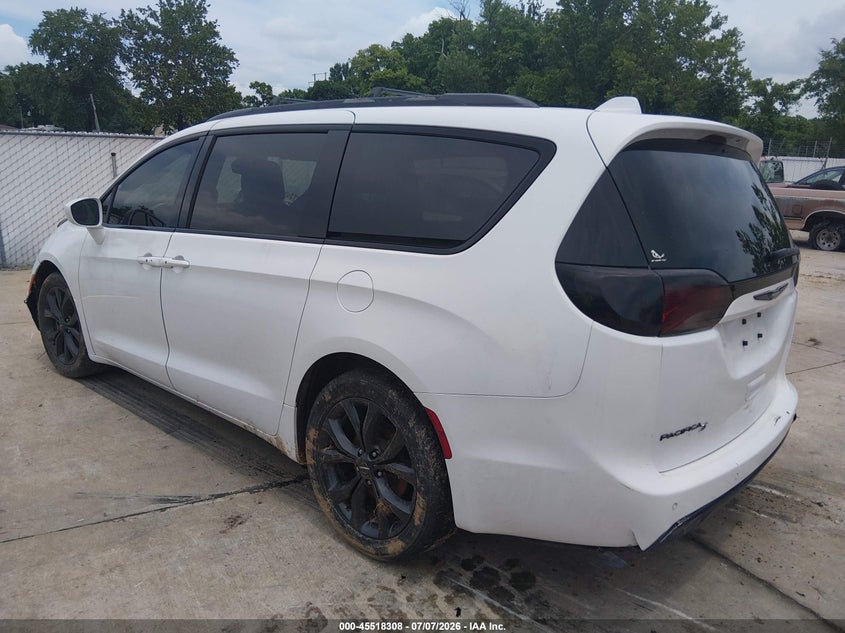 2018 Chrysler Pacifica VIN 2C4RC1BG4JR155365 IAAI salvage auction — FRONT END, Salvage Title, sold $1,500 on 2026-08-25 (photo 3)