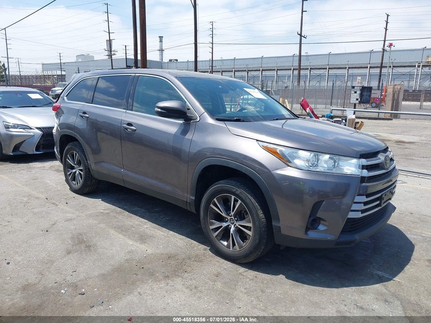 2019 Toyota Highlander VIN 5TDZZRFH9KS303261 IAAI salvage auction — REAR END, Salvage (California), sold $1,600 on 2026-07-28 (photo 1)