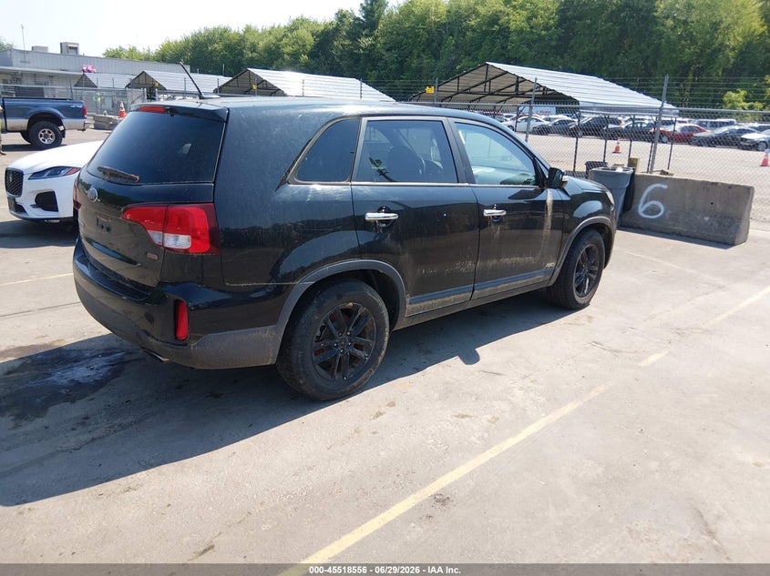 2014 Kia Sorento VIN 5XYKTCA68EG479872 IAAI salvage auction — NORMAL WEAR, Clear (Connecticut), sold $950 on 2026-07-16 (photo 4)