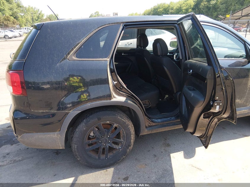 2014 Kia Sorento VIN 5XYKTCA68EG479872 IAAI salvage auction — NORMAL WEAR, Clear (Connecticut), sold $950 on 2026-07-16 (photo 8)