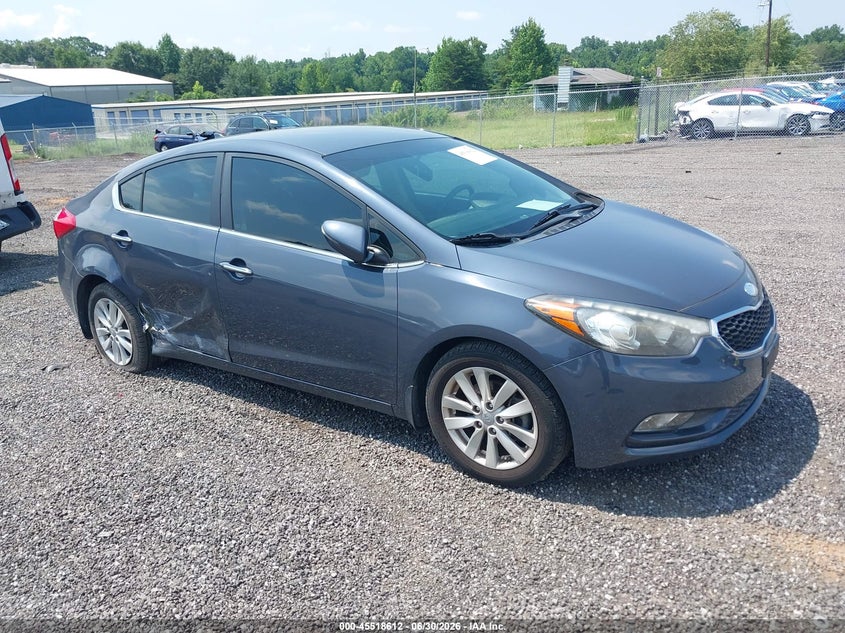 2015 Kia Forte VIN KNAFX4A87F5266125 IAAI salvage auction — RIGHT SIDE, Salvage Title, sold $1,500 on 2026-08-01 (photo 1)