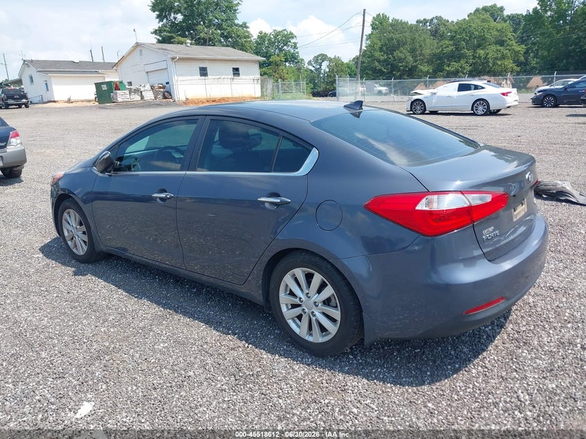 2015 Kia Forte VIN KNAFX4A87F5266125 IAAI salvage auction — RIGHT SIDE, Salvage Title, sold $1,500 on 2026-08-01 (photo 3)