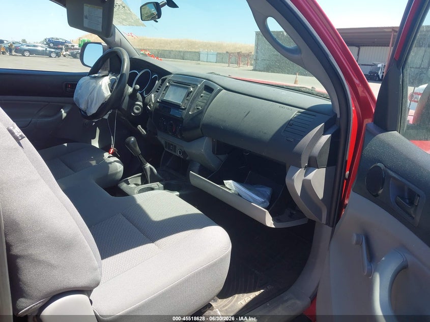2014 Toyota Tacoma VIN 5TFPX4EN8EX019786 IAAI salvage auction — RIGHT SIDE, Salvage Title, sold $8,750 on 2026-07-29 (photo 5)
