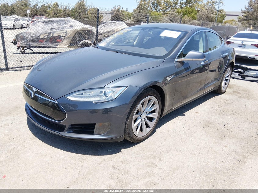 2016 Tesla Model s VIN 5YJSA1E19GF135681 IAAI salvage auction — REAR END, Salvage Title, sold $7,575 on 2026-07-20 (photo 2)