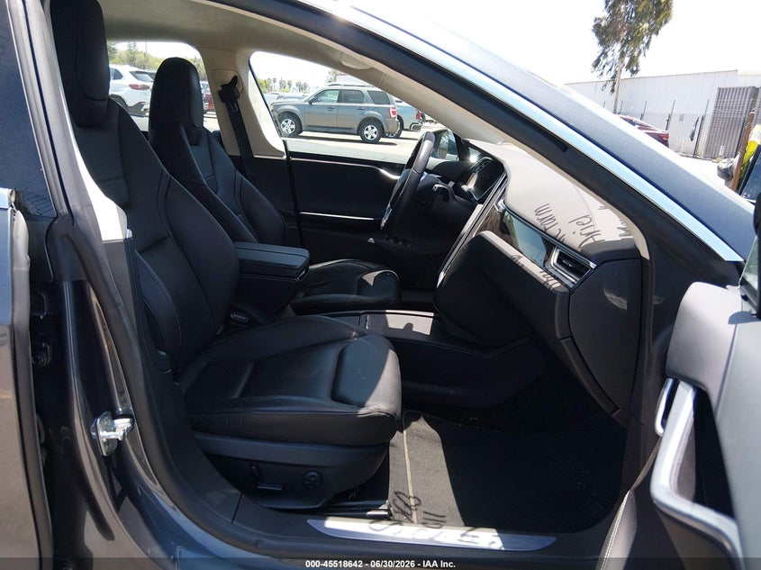 2016 Tesla Model s VIN 5YJSA1E19GF135681 IAAI salvage auction — REAR END, Salvage Title, sold $7,575 on 2026-07-20 (photo 5)