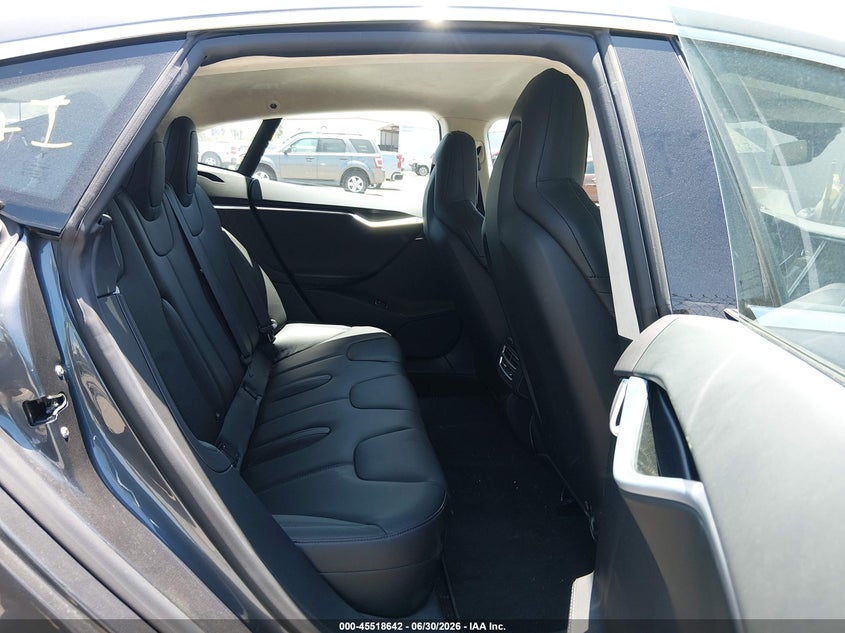 2016 Tesla Model s VIN 5YJSA1E19GF135681 IAAI salvage auction — REAR END, Salvage Title, sold $7,575 on 2026-07-20 (photo 8)