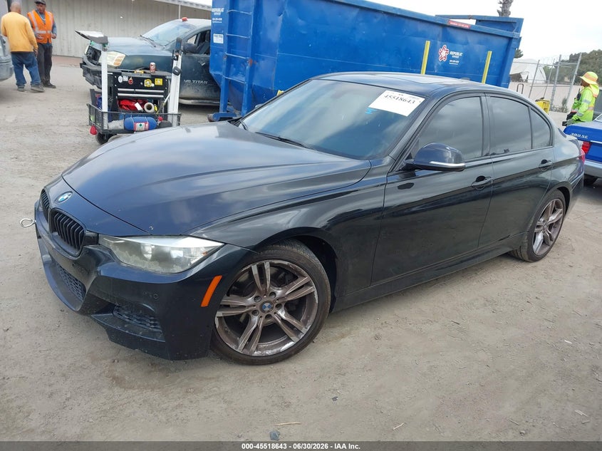 2013 BMW 3er VIN WBA3C1C56DF442122 IAAI salvage auction — RIGHT FRONT, Salvage (California), sold $1,950 on 2026-07-29 (photo 2)