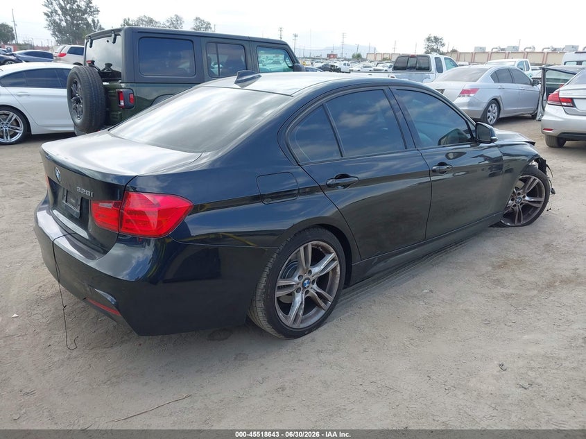 2013 BMW 3er VIN WBA3C1C56DF442122 IAAI salvage auction — RIGHT FRONT, Salvage (California), sold $1,950 on 2026-07-29 (photo 4)
