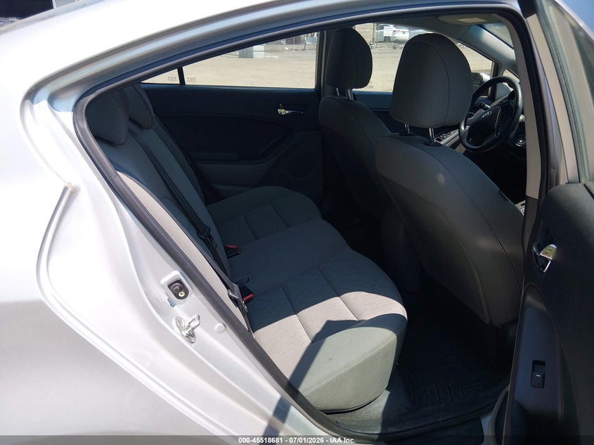 2015 Kia Forte VIN KNAFK4A64F5431500 IAAI salvage auction — ENGINE DAMAGE, Clear (Massachusetts), sold $125 on 2026-07-21 (photo 8)