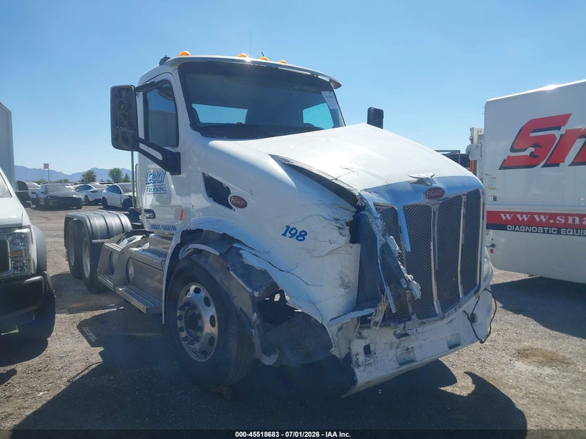 2019 Peterbilt 579 VIN 1XPBD49X8KD614485 — IAAI salvage auction photo
