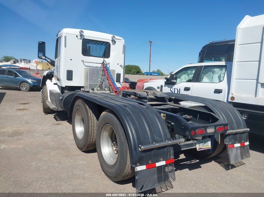 2019 Peterbilt 579 VIN 1XPBD49X8KD614485 IAAI salvage auction — UNKNOWN, Salvage (Arizona), sold $7,000 on 2026-08-26 (photo 3)
