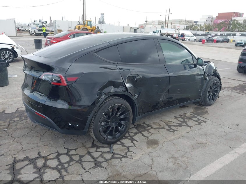 2022 Tesla Model y VIN 7SAYGDEE9NF450347 IAAI salvage auction — RIGHT SIDE, Salvage Title, sold $11,150 on 2026-07-15 (photo 4)