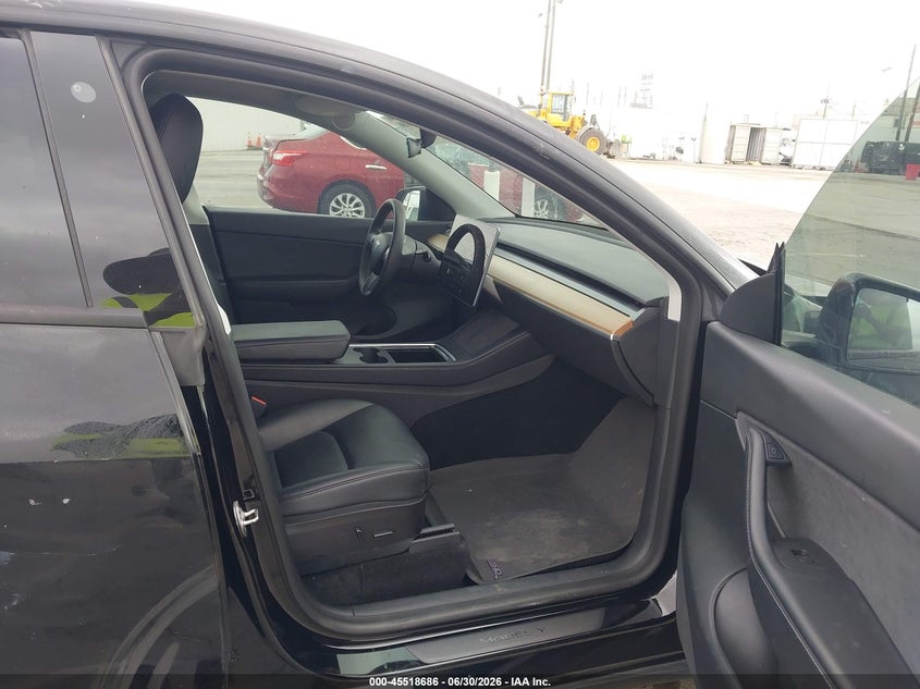 2022 Tesla Model y VIN 7SAYGDEE9NF450347 IAAI salvage auction — RIGHT SIDE, Salvage Title, sold $11,150 on 2026-07-15 (photo 5)