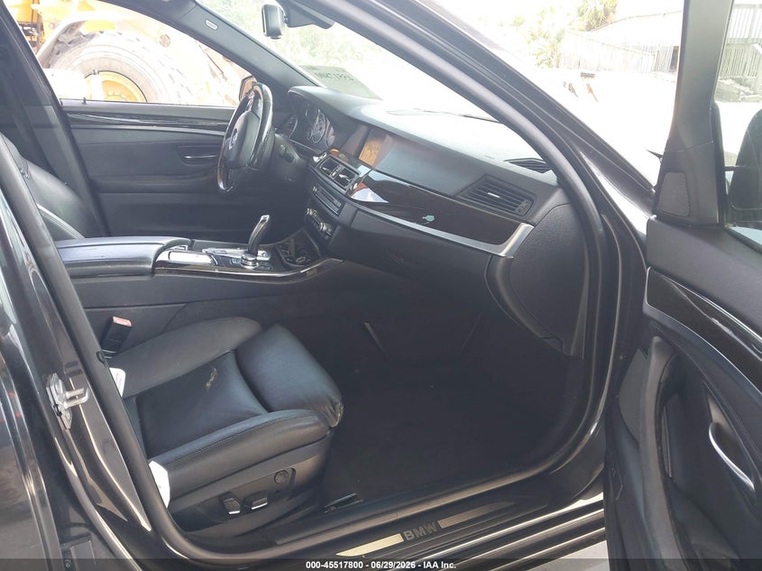 2012 BMW 5 series VIN WBAFR7C57CC810774 IAAI salvage auction — NORMAL WEAR, Clear (Florida), sold $425 on 2026-07-28 (photo 5)