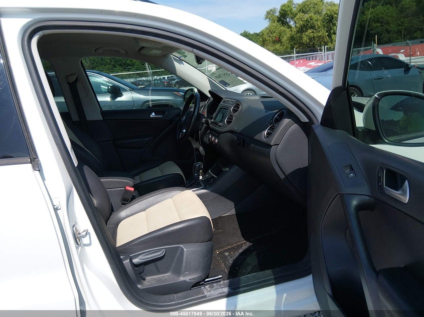 2017 Volkswagen Tiguan VIN WVGBV7AX4HK005048 IAAI salvage auction — REAR END, Salvage Title, sold $875 on 2026-07-30 (photo 5)