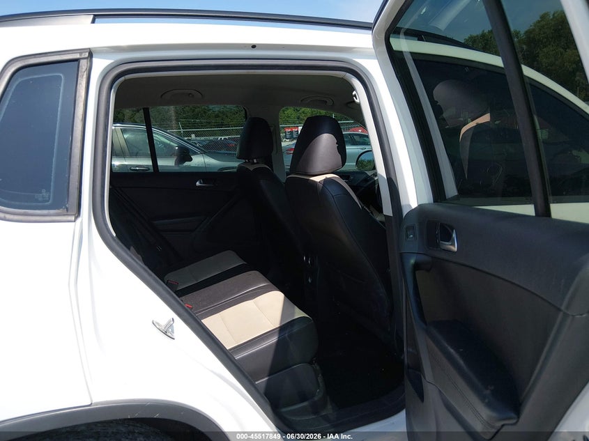 2017 Volkswagen Tiguan VIN WVGBV7AX4HK005048 IAAI salvage auction — REAR END, Salvage Title, sold $875 on 2026-07-30 (photo 8)