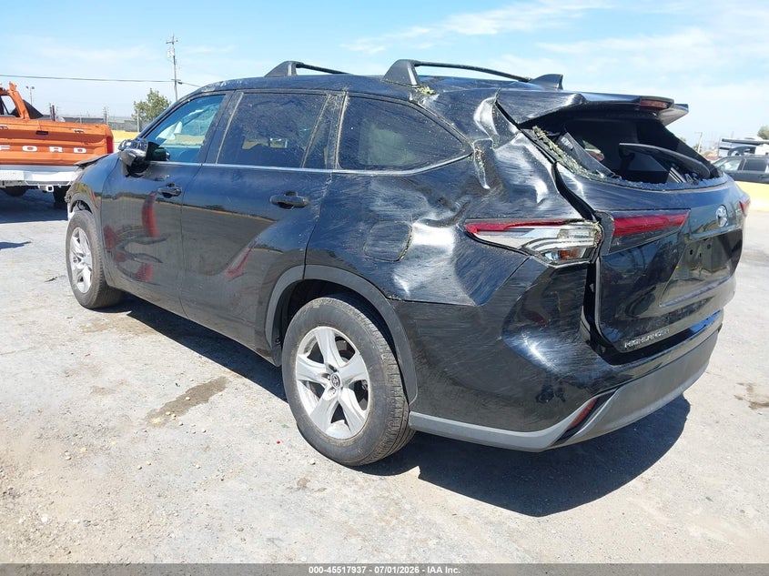 2023 Toyota Highlander VIN 5TDKDRAH2PS521749 IAAI salvage auction — ROLLOVER, Salvage Title, sold $6,100 on 2026-08-01 (photo 3)