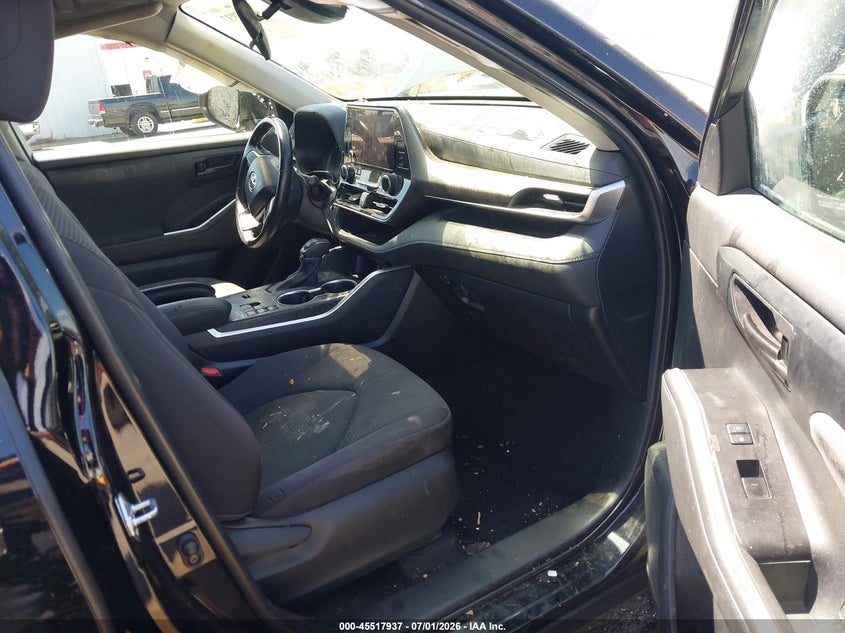2023 Toyota Highlander VIN 5TDKDRAH2PS521749 IAAI salvage auction — ROLLOVER, Salvage Title, sold $6,100 on 2026-08-01 (photo 5)