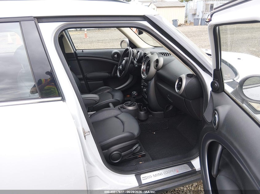 2011 Mini Cooper VIN WMWZC5C57BWL55490 IAAI salvage auction — NORMAL WEAR, Peddle Clear Public-Restricted (Oregon), sold $250 on 2026-07-29 (photo 5)