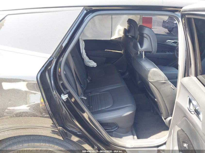 2024 Kia Sportage VIN KNDPXCDG5R7121517 IAAI salvage auction — SIDE, Wait Title, sold $12,900 on 2026-08-01 (photo 8)
