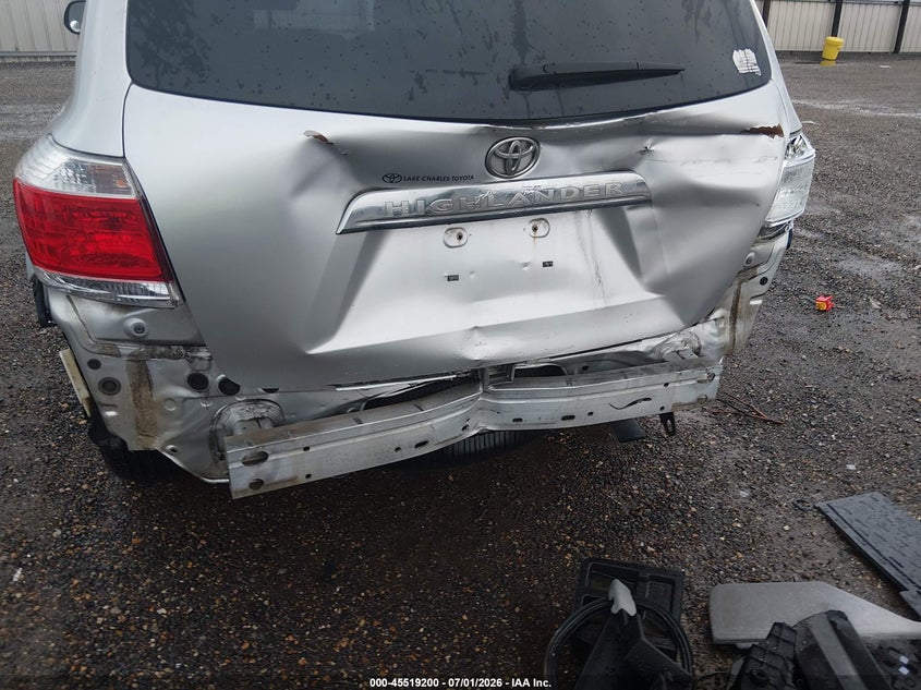 2013 Toyota Highlander VIN 5TDZA3EH7DS040731 IAAI salvage auction — REAR END, Salvage (Louisiana), sold $4,150 on 2026-07-29 (photo 4)