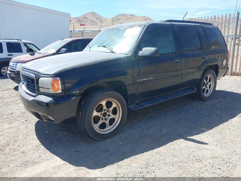 2000 Cadillac Escalade VIN 1GYEK63R3YR200885 IAAI salvage auction — NORMAL WEAR, Regular (Nevada), sold $100 on 2026-07-24 (photo 2)