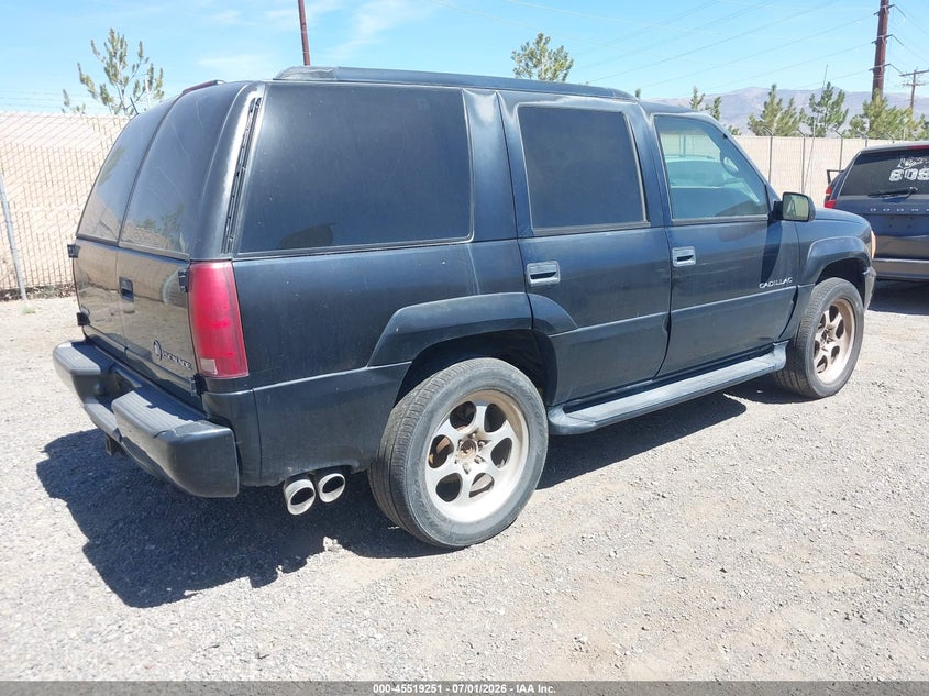 2000 Cadillac Escalade VIN 1GYEK63R3YR200885 IAAI salvage auction — NORMAL WEAR, Regular (Nevada), sold $100 on 2026-07-24 (photo 4)