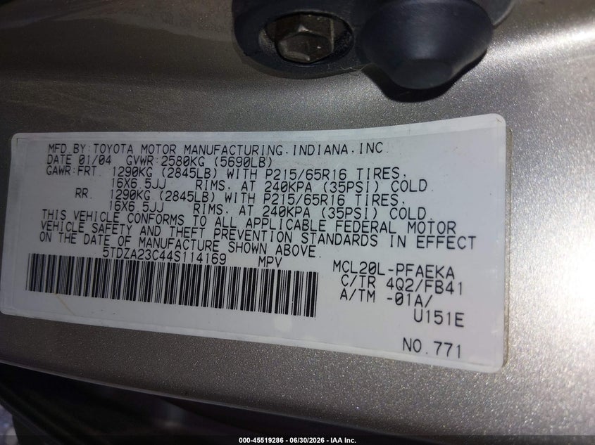 2004 Toyota Sienna VIN 5TDZA23C44S114169 IAAI salvage auction — FRONT END, Clear (Wisconsin), sold $475 on 2026-07-29 (photo 9)
