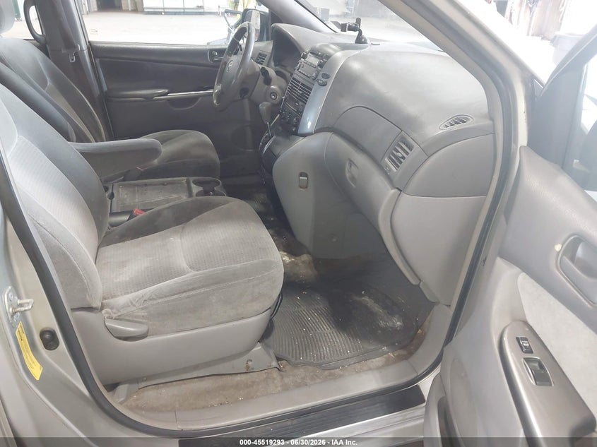 2006 Toyota Sienna VIN 5TDZA23C56S571608 IAAI salvage auction — NORMAL WEAR, Clear (New York), sold $800 on 2026-07-08 (photo 5)