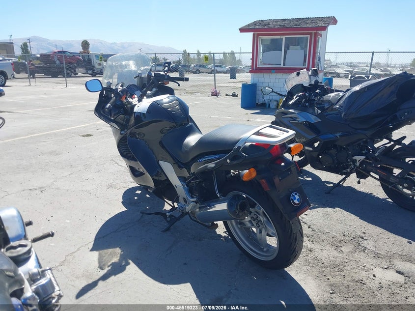 2002 BMW K 1200 VIN WB10557A92ZG36539 IAAI salvage auction — Burn Engine, Salvage (California), sold $25 on 2026-07-29 (photo 3)