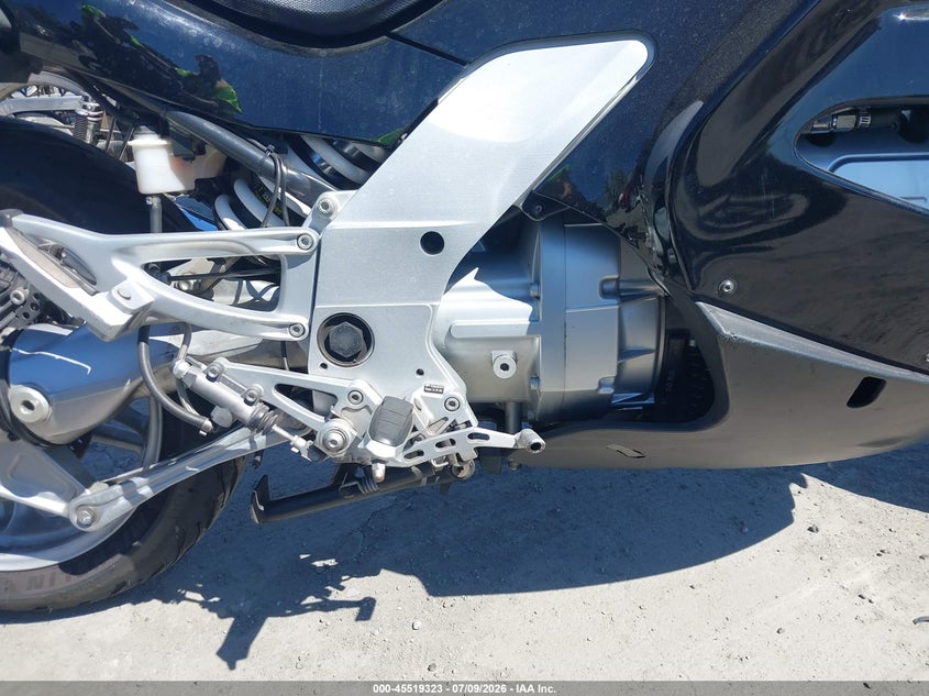 2002 BMW K 1200 VIN WB10557A92ZG36539 IAAI salvage auction — Burn Engine, Salvage (California), sold $25 on 2026-07-29 (photo 8)