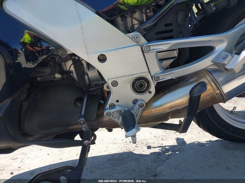 2002 BMW K 1200 VIN WB10557A92ZG36539 IAAI salvage auction — Burn Engine, Salvage (California), sold $25 on 2026-07-29 (photo 9)