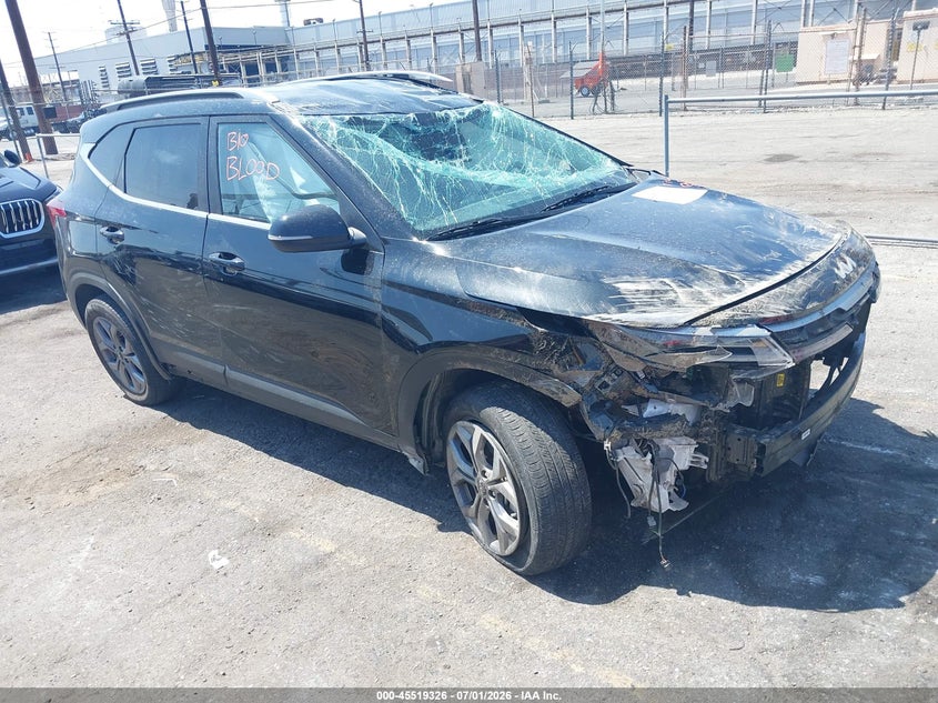 2024 Kia Seltos VIN KNDEU2AA7R7665172 IAAI salvage auction — ROLLOVER, Non-Repairable (California), sold $800 on 2026-07-28 (photo 1)