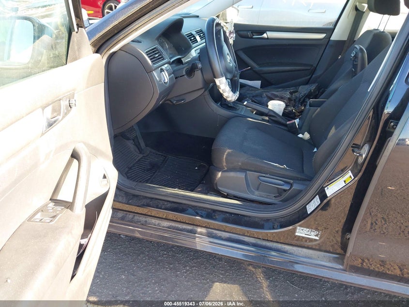 2012 Volkswagen Passat VIN 1VWAP7A33CC070500 IAAI salvage auction — FRONT END, Salvage Title, sold $300 on 2026-08-14 (photo 5)